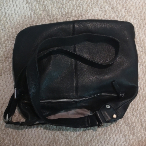 Danier Leather Black Shoulder Bag - Picture 2 of 9